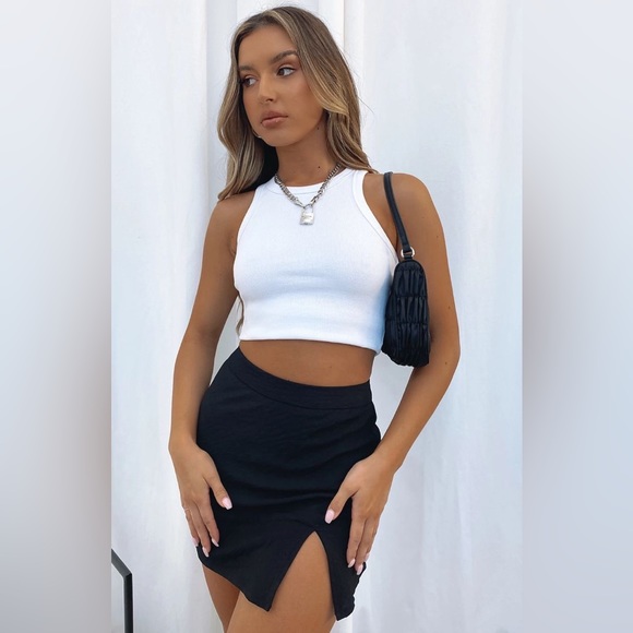 🦋NWOT Black Mini Skirt - Picture 2 of 9